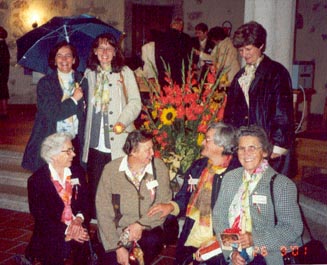 Die Kolleginnen aus Salzburg beim Fest in Mariazell 2001